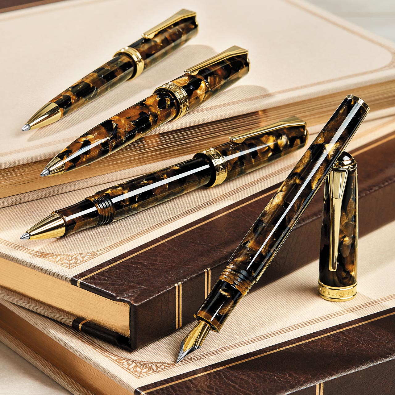 True Writer Classic Golden Dark Tortoise Fountain Pen